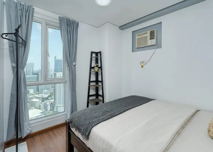 Free Parking! Beautiful 2br In Central Makati