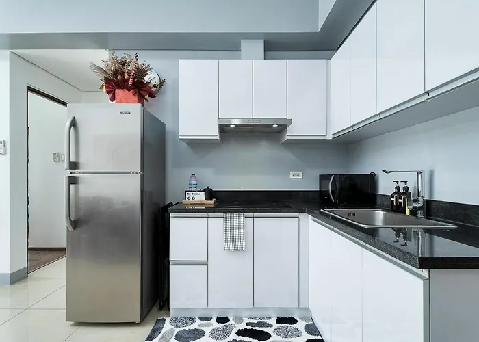 Free Parking! Beautiful 2br In Central Makati Apartamento
